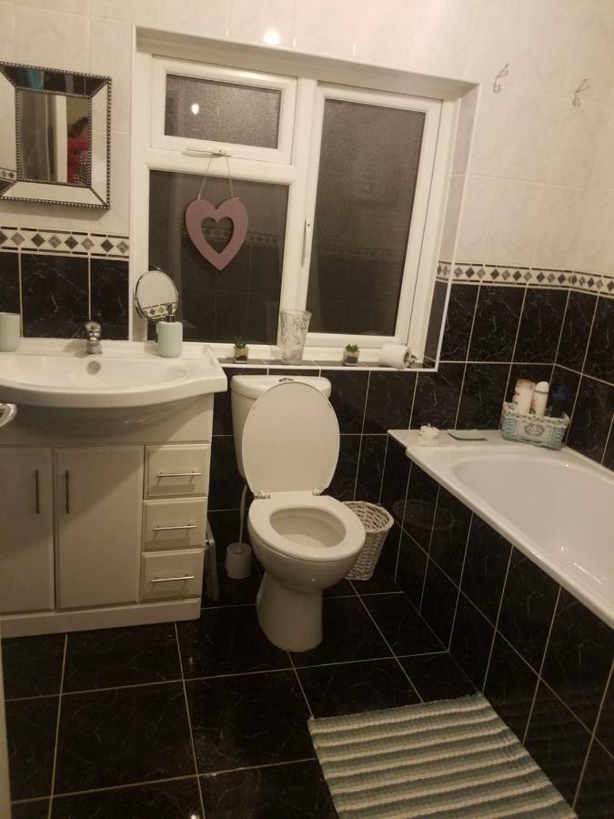 Villa Comfy Quiet Town House Strabane Exterior foto